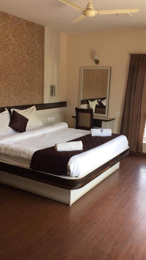 The Majestic Crown Hotel
